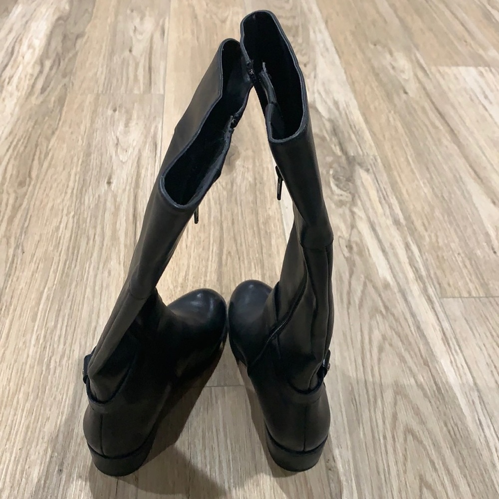 NWOT Black knee high leather boots from Ralph Lauren,size 6